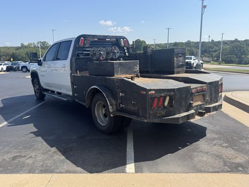Used 2022 Chevrolet Silverado 3500 LT w/ Convenience Package image 3