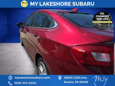 Used 2017 Chevrolet Cruze LT w/ Convenience Package FWD image 9