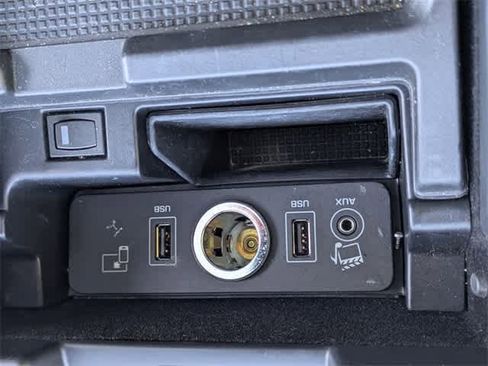 Used 2015 Land Rover Range Rover Sport HSE image 33