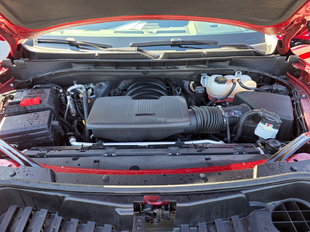Used 2025 GMC Yukon AT4 AWD/4WD image 12
