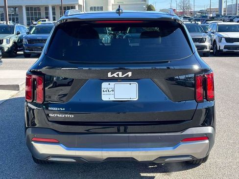 Certified 2025 Kia Sorento S w/ Panoramic Sunroof Package image 30