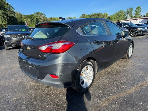 Used 2017 Chevrolet Cruze LT w/ Convenience Package FWD image 5