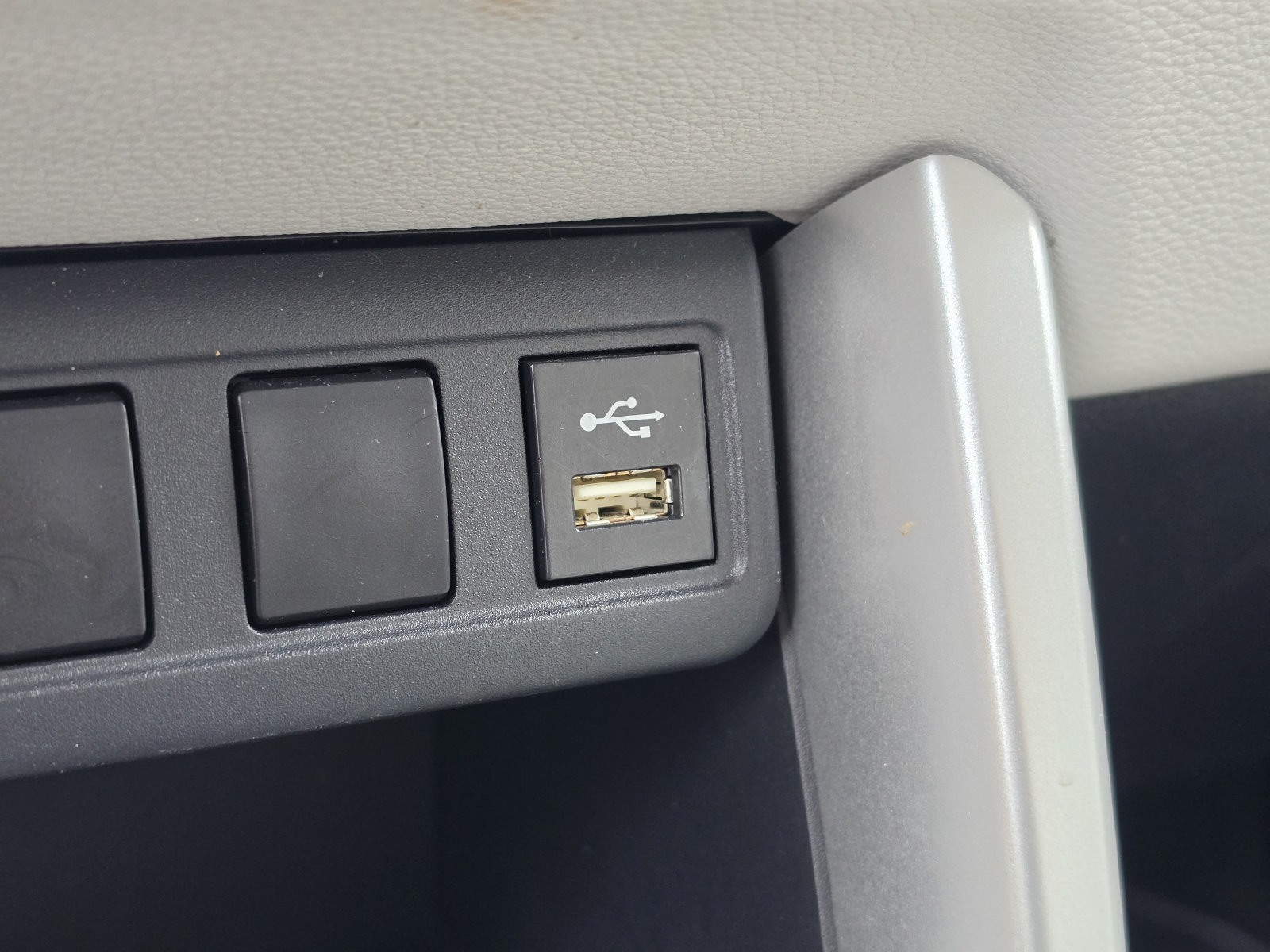 Used 2022 Toyota Corolla Cross L FWD image 28