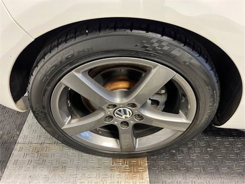 Used 2011 Volkswagen Golf TDI image 13