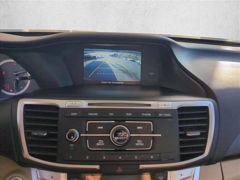 Used 2014 Honda Accord EX image 17