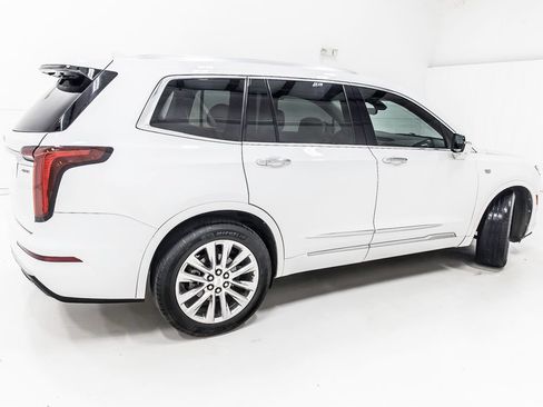 Used 2021 Cadillac XT6 Premium Luxury FWD image 9