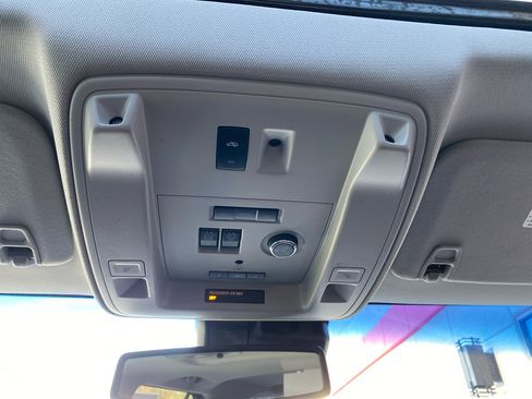 Used 2019 GMC Yukon Denali w/ Denali Ultimate Package image 17