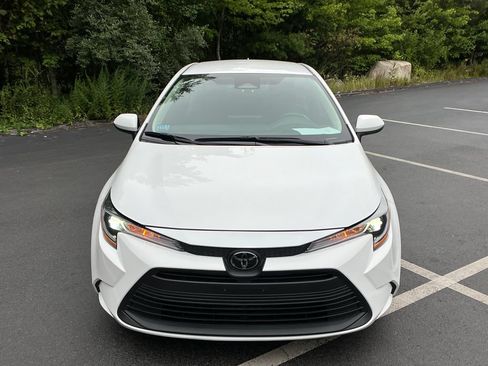 Certified 2025 Toyota Corolla LE FWD image 8