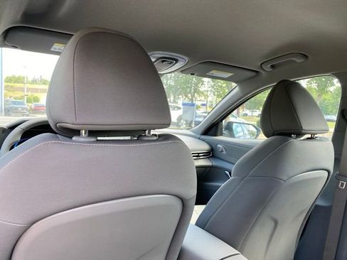 New 2025 Hyundai Elantra Sport FWD image 30