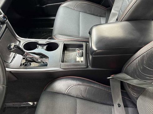 Certified 2017 Toyota Camry SE image 22