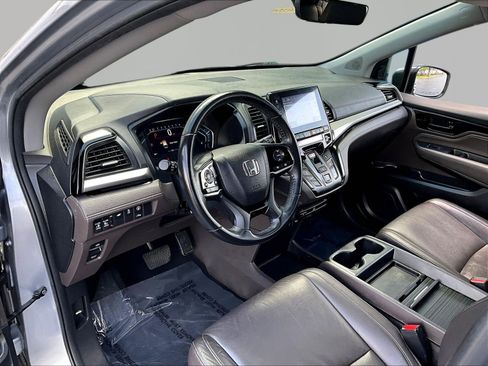 Used 2023 Honda Odyssey Touring image 16