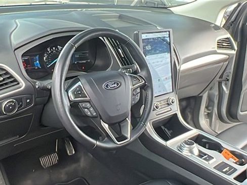 Used 2024 Ford Edge SEL image 16