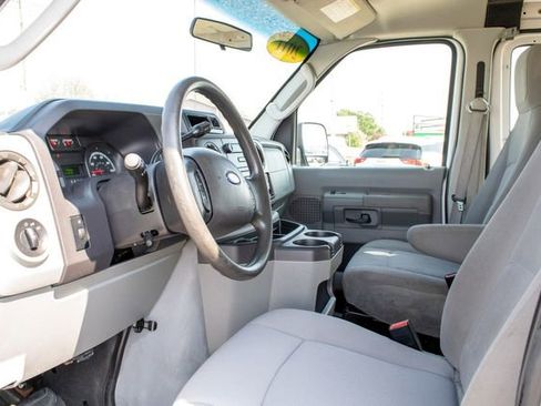 Used 2011 Ford E-250 and Econoline 250 w/ PWR Group image 9