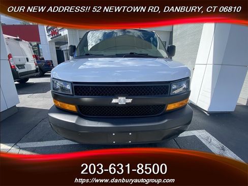 Used 2021 Chevrolet Express 2500 RWD image 10