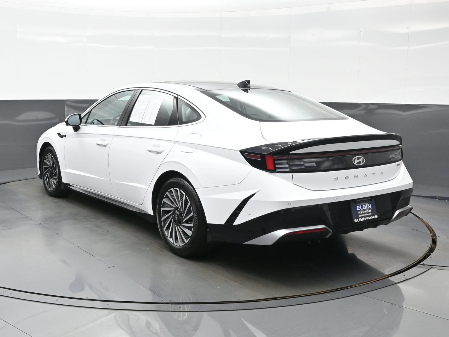 Certified 2026 Hyundai Sonata Limited FWD image 4