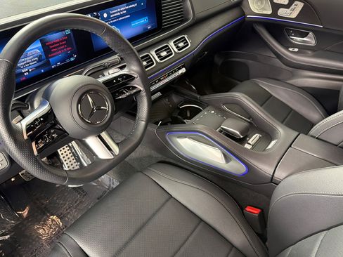 Used 2026 Mercedes-Benz GLS 450 4MATIC image 9