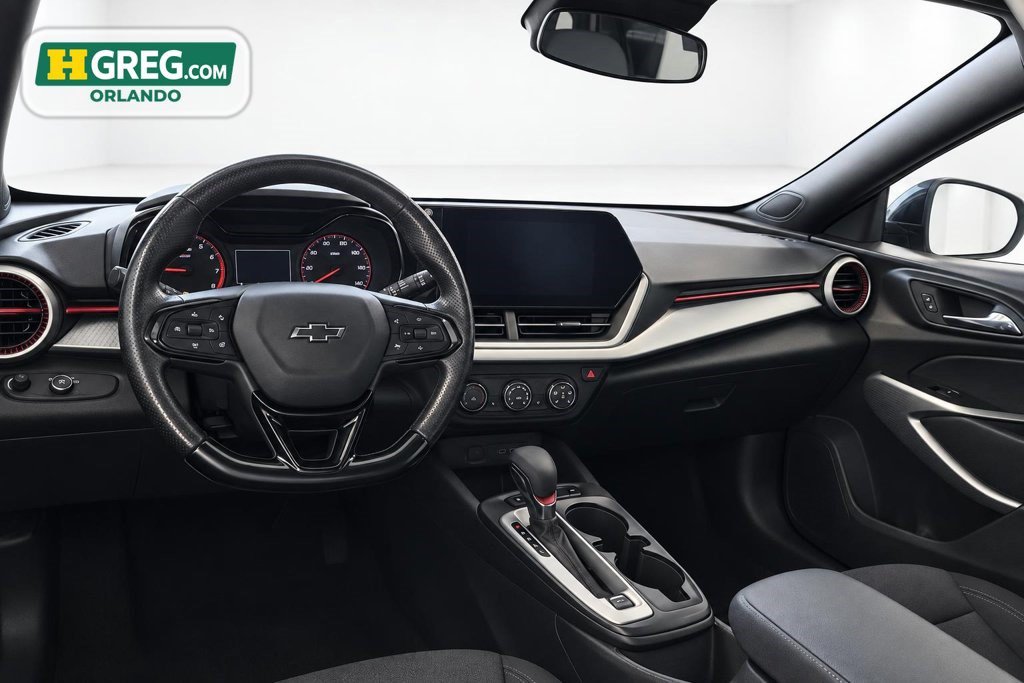 Used 2024 Chevrolet Trax RS FWD image 14