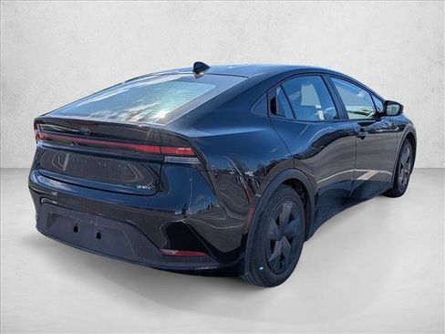 Used 2025 Toyota Prius LE image 5