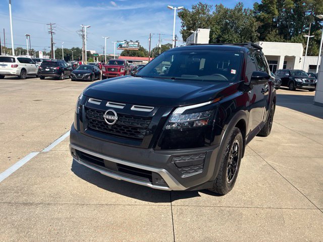 Used 2024 Nissan Pathfinder Rock Creek AWD/4WD image 3