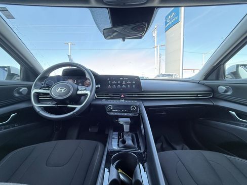 Used 2024 Hyundai Elantra SEL w/ Convenience Package image 27