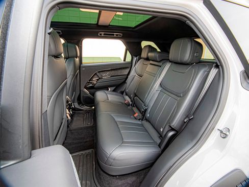 New 2025 Land Rover Range Rover Sport Dynamic SE image 44