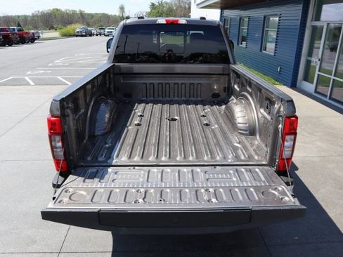 Used 2022 Ford F350 Lariat w/ Lariat Ultimate Package AWD/4WD image 7
