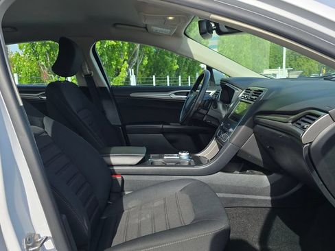 Used 2019 Ford Fusion SE FWD image 10