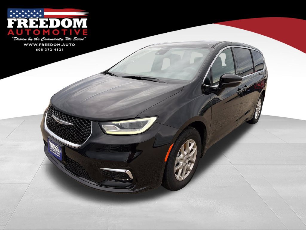 Used 2025 Chrysler Pacifica Select FWD 360° Tour