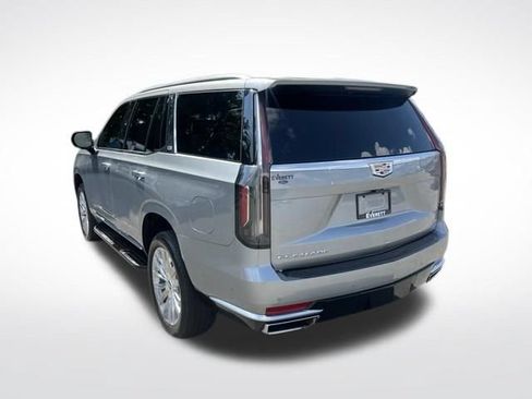 Used 2024 Cadillac Escalade Premium Luxury AWD/4WD image 7