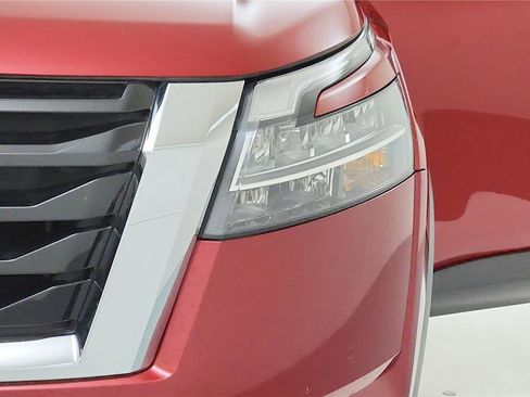 Used 2024 Nissan Pathfinder SL image 18
