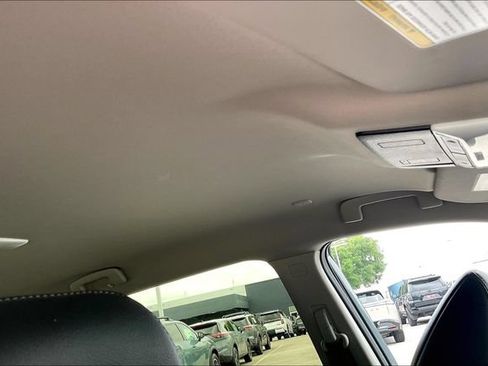 Used 2025 Nissan Rogue SL FWD image 20