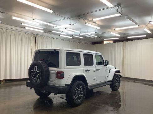 New 2026 Jeep Wrangler Unlimited Sahara AWD/4WD image 6