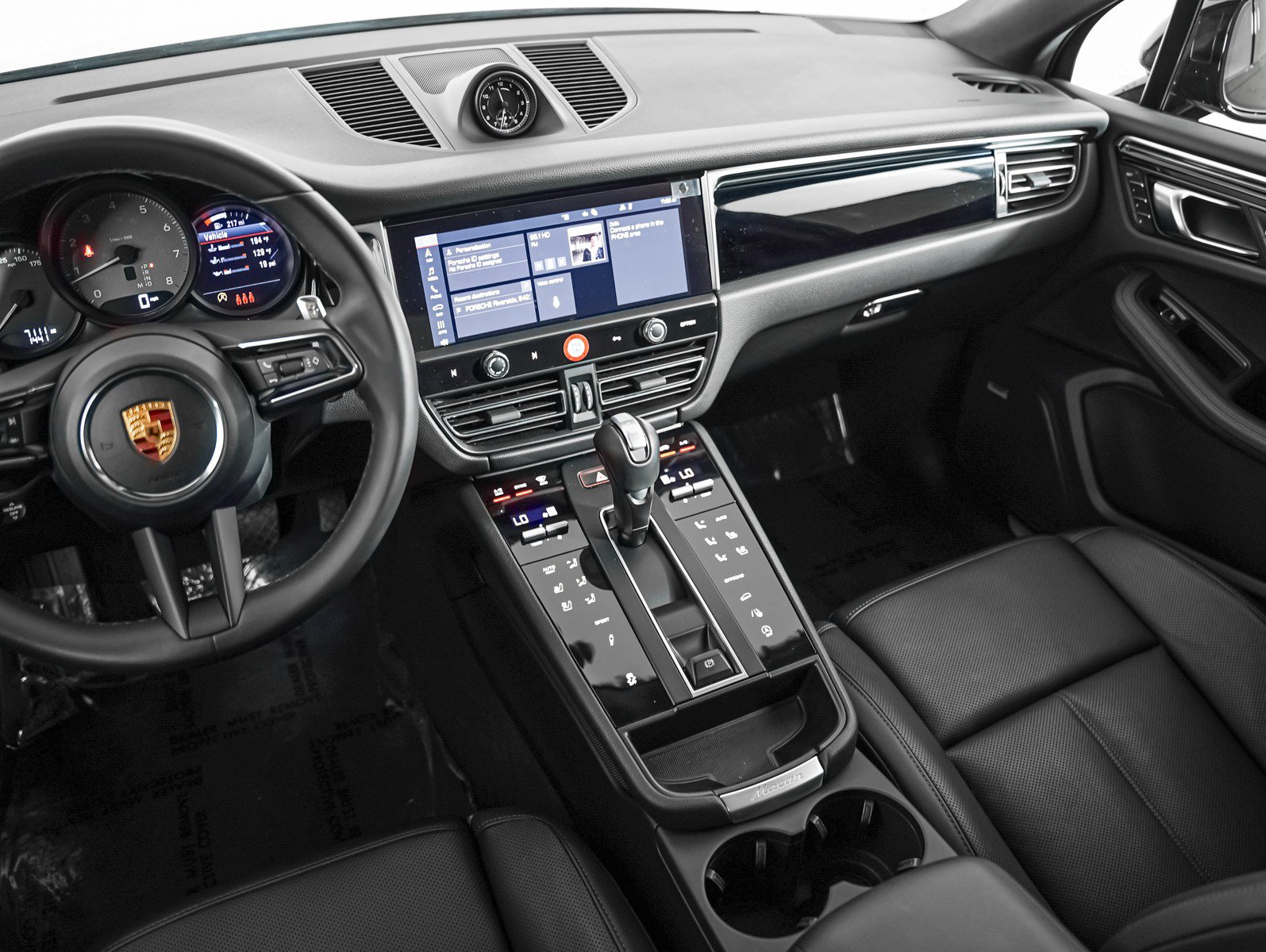 Certified 2026 Porsche Macan S AWD/4WD image 19