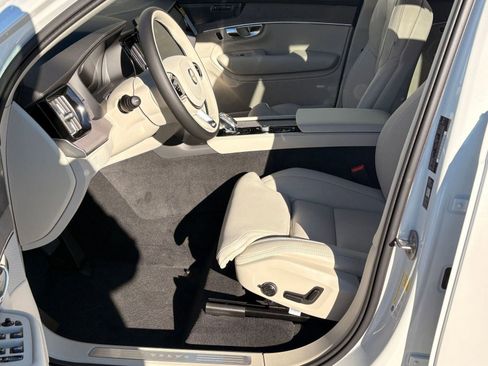 New 2026 Volvo XC90 B6 Ultra image 5