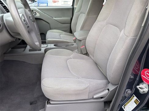 Used 2019 Nissan Frontier SV image 16