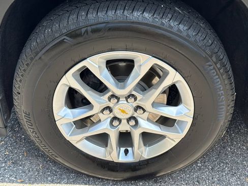 Used 2021 Chevrolet Traverse LS FWD image 13