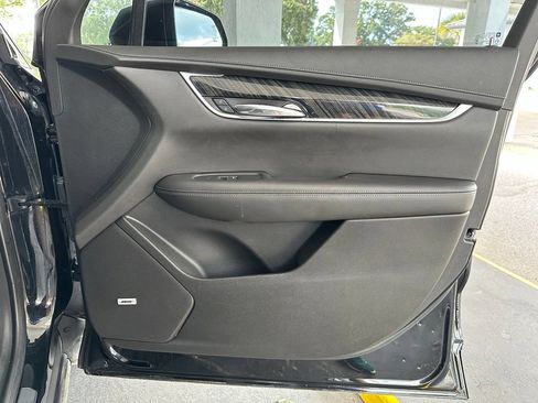 Used 2022 Cadillac XT6 Premium Luxury FWD image 34