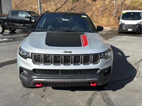 New 2026 Jeep Compass Trailhawk w/ Sun, Sound & Navigation Group image 2