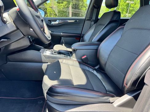 Certified 2023 Ford Escape ST-Line w/ Tech Pack #1 AWD/4WD image 11