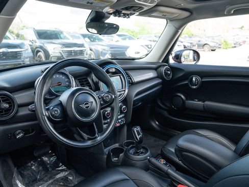Used 2020 MINI Cooper 2-Door Hardtop FWD image 16
