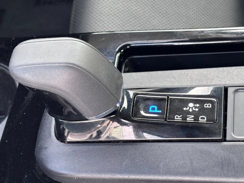 Used 2024 Toyota Prius XLE FWD image 34