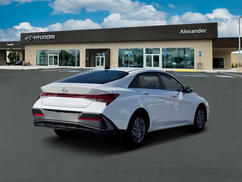 New 2026 Hyundai Elantra Hybrid image 7