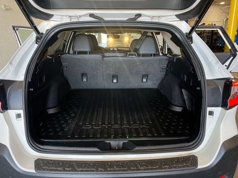 Used 2025 Subaru Outback Limited AWD/4WD image 28