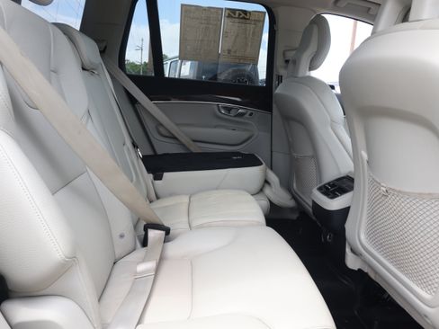 Used 2017 Volvo XC90 T6 Momentum w/ Vision Package AWD/4WD image 19