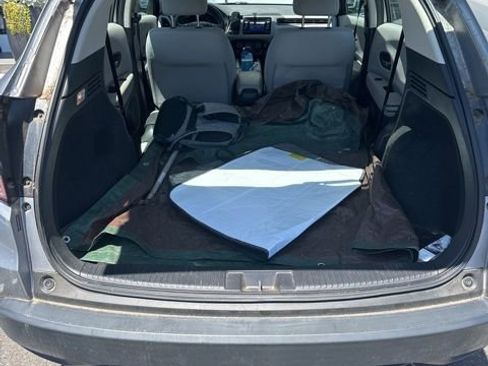 Used 2017 Honda HR-V LX image 6