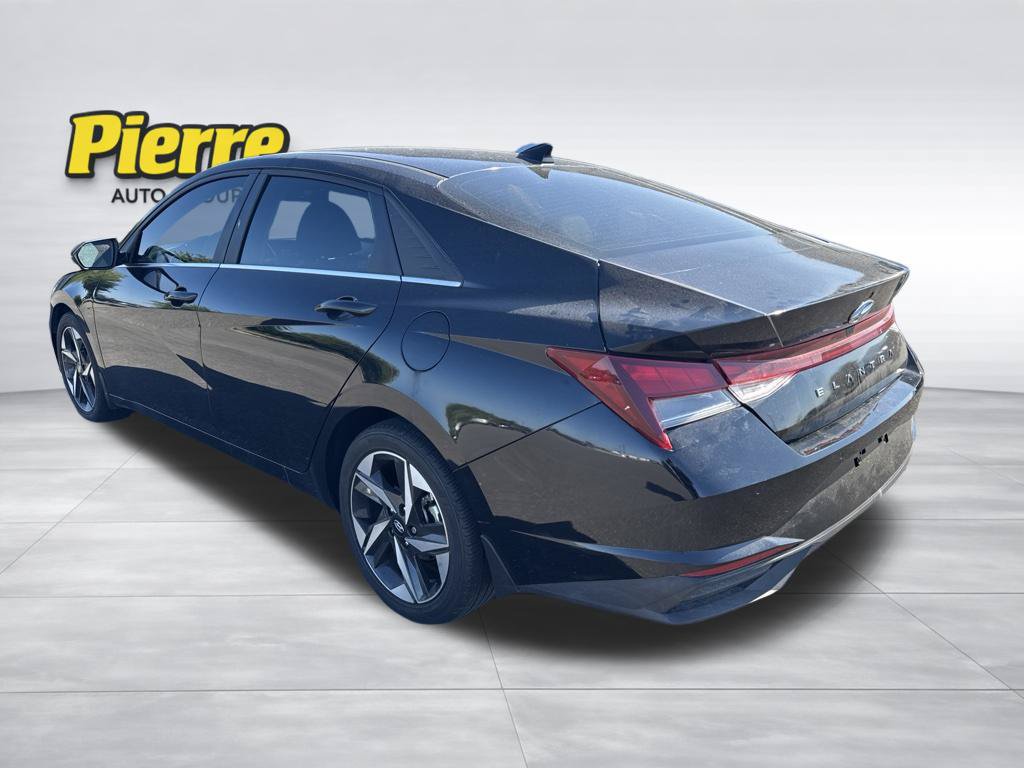 Used 2023 Hyundai Elantra Limited FWD image 3