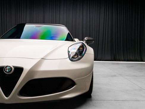 Used 2015 Alfa Romeo 4C Coupe w/ Leather Interior Group image 25