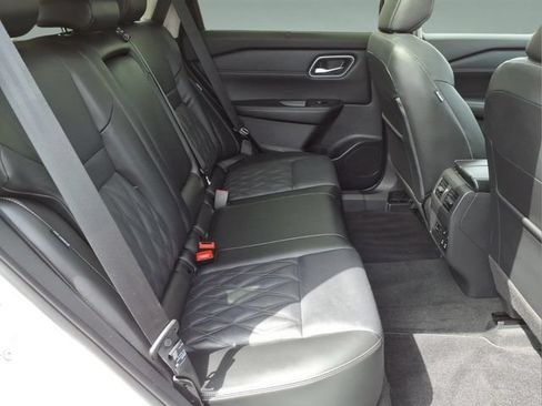 Certified 2026 Nissan Rogue Platinum w/ Platinum Premium Package AWD/4WD image 20