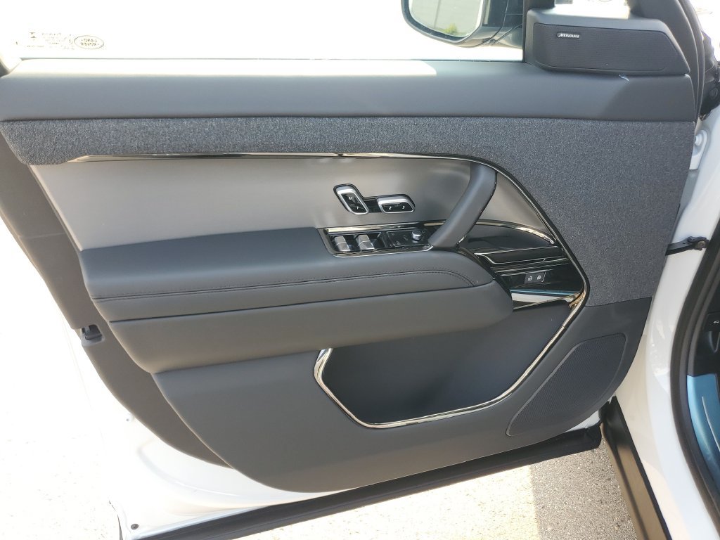 New 2026 Land Rover Range Rover Sport SE AWD/4WD image 7