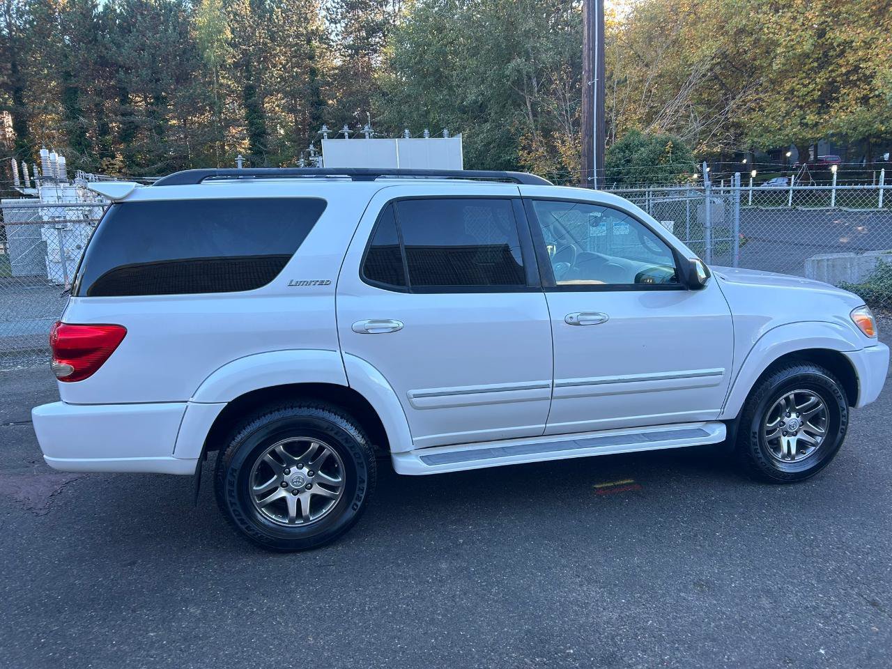 Used 2007 Toyota Sequoia Limited AWD/4WD image 4